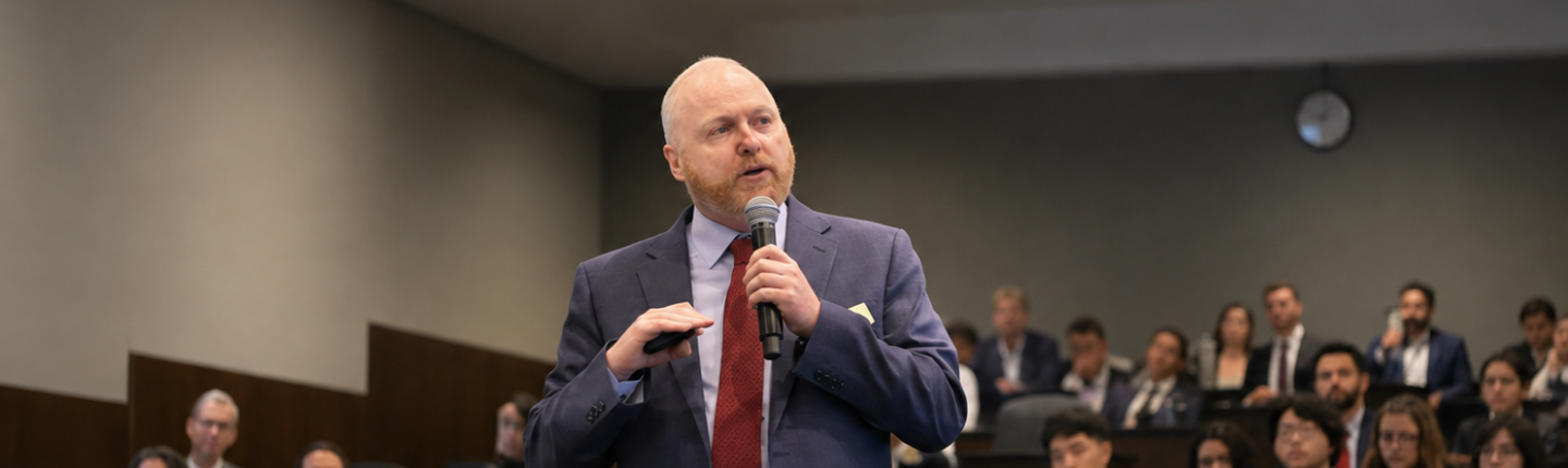 David Dowling teaching at the Straus Institute for Dispute Resolution