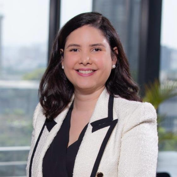 aline rosado targino da nobrega headshot