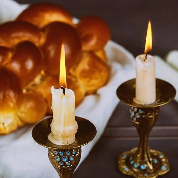 Photo of Shabbat candles